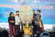 Dharma Shanti di Balai Kota Bogor, Nyepi Tak Sekadar Hening tapi Juga Panggung Kebersamaan Wali Kota Bogor bersama tokoh masyarakat saat kegiatan Dharma Shanti di Balai Kota Bogor. Foto: Pemkot Bogor