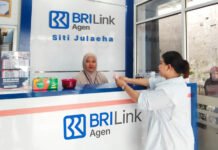 Perjalanan Siti Julaeha Bangun Usaha Sembako hingga Jadi Andalan Transaksi Warga Lewat Layanan BRILink Aktivitas usaha Siti Julaeha di warung sekaligus layanan BRILink di Lebak. Foto: Humas BRI