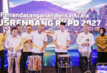 Musrenbang 2027 Jadi Panggung Aspirasi Warga, Dari Jalan Rusak hingga Ekraf Masuk Meja Pemkot Bogor Wali Kota Bogor bersama jajaran pejabat saat menghadiri Musrenbang RKPD 2027 di atas panggung. Foto: Pemkot Bogor