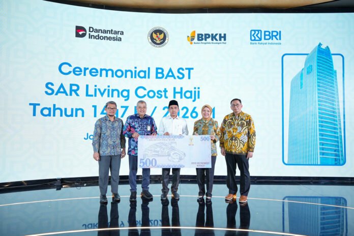 Penyerahan banknotes SAR untuk kebutuhan living cost jemaah haji 2026 di Kantor Pusat BRI Jakarta. Foto: Humas BRI Penyerahan banknotes SAR untuk kebutuhan living cost jemaah haji 2026 di Kantor Pusat BRI Jakarta. Foto: Humas BRI