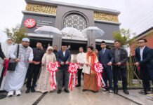 Resmikan Masjid di Yokohama, Jusuf Kalla Ingatkan Peran Masjid Tak Sekadar Tempat Ibadah Jusuf Kalla saat meresmikan Masjid As Sholihin di Yokohama Jepang. Foto: Harnas.id