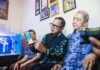 WFH Hari Pertama di Bogor Dipantau Langsung, Sistem Ketat Tapi Tetap Efisien Wamendagri Bima Arya bersama Wali Kota Bogor saat meninjau pelaksanaan WFH di Sejumlah tempat di Bogor. Foto: Pemkot Bogor