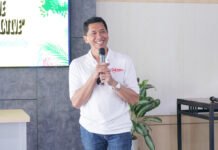 ITS Gandeng BRIDA, Mangrove Surabaya Disiapkan Jadi Laboratorium Hidup Rektor ITS Prof Dr (HC) Ir Bambang Pramujati ST MSc Eng PhD saat menyampaikan sambutan dalam kegiatan inisiasi Laboratorium Hidup KRM Surabaya. Foto: Humas ITS