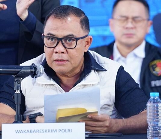 Polri Bentuk Satgas Haji dan Umrah, Perketat Pengawasan Cegah Penipuan dan Pemberangkatan Ilegal Petugas Kepolisian Republik Indonesia mengumumkan pembentukan Satgas Haji dan Umrah guna memperketat pengawasan dan mencegah praktik penipuan jemaah di Indonesia. Foto: Harnas.id