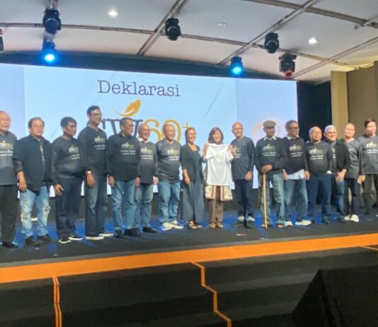 Serikat Wartawan Senior Indonesia Resmi Dibentuk, Wadah Produktivitas Jurnalis 60 Tahun ke Atas Ketua Umum Serikat Wartawan Senior Indonesia Wahyu Muryadi bersama jajaran pengurus saat deklarasi pembentukan SWSI di Jakarta, menegaskan komitmen wartawan senior dalam menjaga marwah jurnalistik dan demokrasi. Foto: Harnas.id
