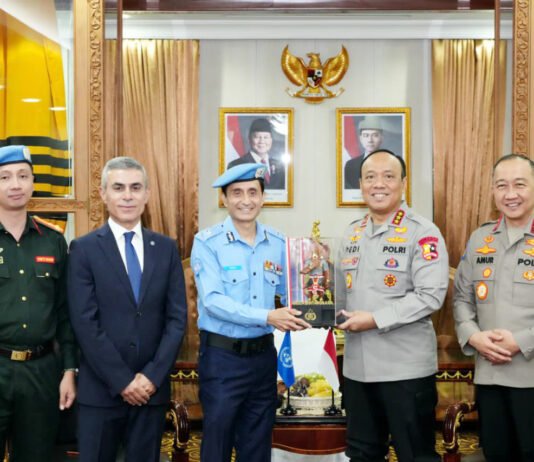 Polri–PBB Perkuat Kemitraan, Isu Keselamatan Personel Misi Jadi Sorotan Pertemuan Polri dengan delegasi PBB terkait kerja sama misi perdamaian di Mabes Polri. Foto: Polri
