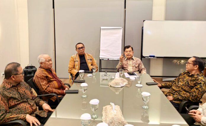 Pertemuan tokoh lintas agama di kediaman Jusuf Kalla di Jakarta Selatan. Foto: Harnas.id