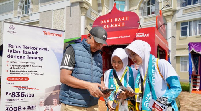 RoaMAX Haji 2026 Hadir, Kuota 42GB hingga Posko 17 Embarkasi Dampingi Jemaah Layanan RoaMAX Haji Telkomsel untuk Jemaah Indonesia. Foto: Marcomm Telkomsel