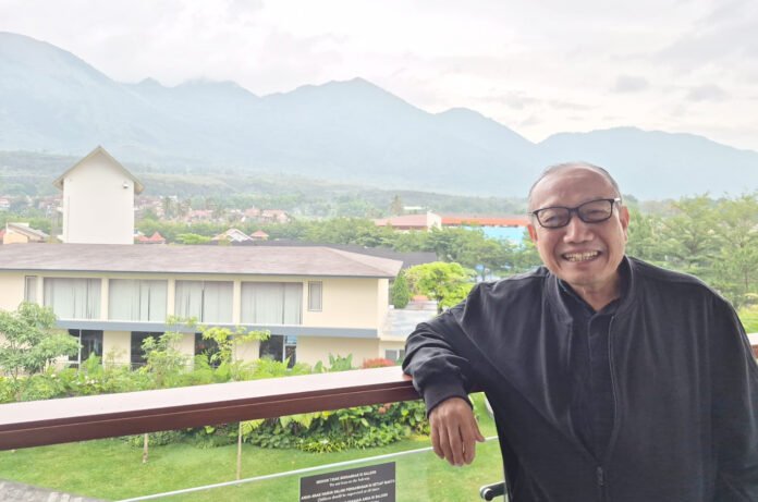 Pipip A. Rifai Hasan, pengamat geopolitik dan penulis opini, menyampaikan pandangannya terkait narasi benturan peradaban. Foto: Harnas.id