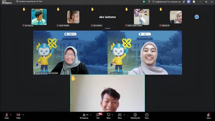 Kepala Subdirektorat Admisi dan Promosi ITS Nani Kurniati ST MT PhD (kiri atas) saat melakukan sesi tanya jawab dengan peserta sosialisasi SMITS 2026 secara daring. Foto: Humas ITS