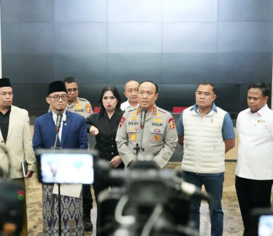 Sebulan Belum Jalan Satgas Haji Sudah Kantongi 115 Laporan Modus Lama Kembali Muncul Wakapolri menyampaikan perkembangan penanganan Satgas Haji di Bareskrim Polri. Foto: Polri
