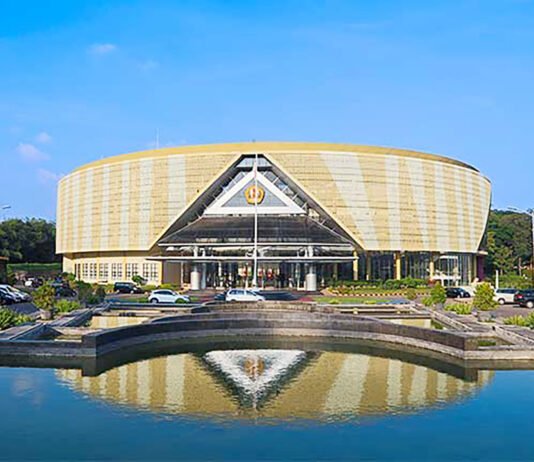 Kasus Dugaan Kekerasan Seksual Mencuat, Universitas Padjadjaran Nonaktifkan Dosen dan Bentuk Tim Investigasi Kawasan kampus Universitas Padjadjaran di Jatinangor. Foto: Web Unpad