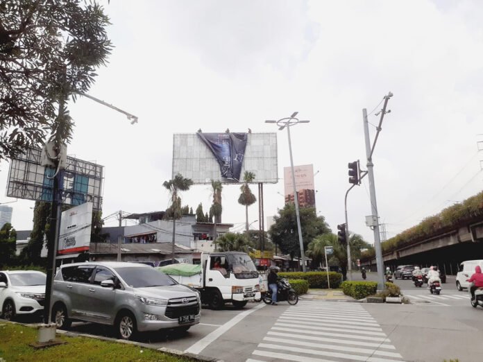 Materi iklan yang sedang dicopot dari ruang publik di wilayah DKI Jakarta. Foto: Dinas Kominfotik Pemprov DKI Jakarta