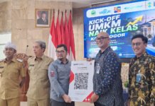 88 UMKM Kota Bogor Masuk Program Naik Kelas, Targetnya Go Digital Sampai Tembus Pasar Global Wali Kota Bogor bersama pelaku usaha saat pembukaan program pendampingan UMKM Naik Kelas 2026 di Kota Bogor. (Dok. Istimewa)