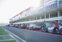 Latihan Mandalika Mulai Panas, Sean Gelael Intip Peluang Menang, Fitra Eri Ikut Merapat Deretan mobil peserta GT World Challenge Asia di Mandalika International Circuit. Foto: MGPA