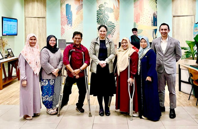 Kolaborasi ibis Styles Bogor Pajajaran dan KADITA dalam program pengolahan linen bekas hotel untuk pemberdayaan penyandang disabilitas. Foto: ibis Styles Bogor Pajajaran
