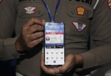 Korlantas Uji Coba SIM Digital, Pemeriksaan Kendaraan Dipastikan Lebih Praktis Fitur SIM digital pada aplikasi Digital Korlantas Polri yang mulai diuji coba di sejumlah wilayah. Foto: Polri