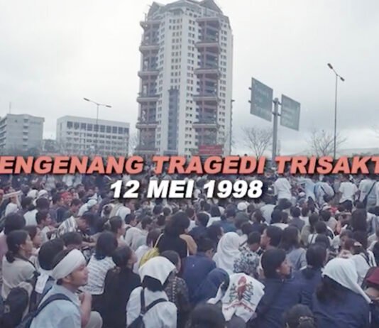 12 Mei 1998: Saat Peluru Menembus Kampus Trisakti dan Mengubah Arah Reformasi Mahasiswa Universitas Trisakti saat aksi demonstrasi reformasi 12 Mei 1998 di Jakarta. Foto: Humas Trisaksi