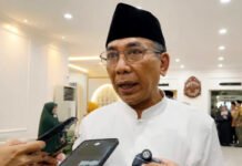 Gus Yahya Buka Suara soal Muktamar NU, Lokasi Masih Diperebutkan hingga Isu Politik Disentil Ketua Umum PBNU Yahya Cholil Staquf memberikan keterangan terkait agenda Muktamar ke-35 NU di Jakarta. Foto: Nu Online