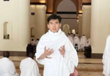Musyrif Diny Ingatkan Jamaah Haji: Jangan Lupa Doakan Presiden dan Negeri Saat di Tanah Suci Musyrif Diny memberikan pembekalan kepada jamaah haji Indonesia di Makkah / dok. MUI Digital