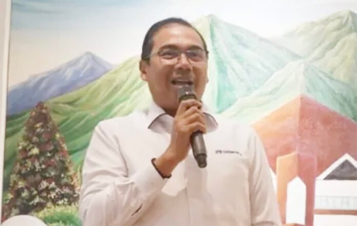 Rektor IPB University Alim Setiawan Slamet saat menyampaikan peluncuran program Beasiswa Wartawan Pascasarjana di Kampus IPB Baranangsiang, Bogor. Foto: Istimewa