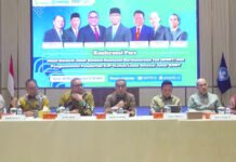 SNBT 2026 Diumumkan, Lebih dari 80 Ribu Pendaftar Rebut 3.196 Kursi di Unpad Menteri Pendidikan Tinggi, Sains dan Teknologi, Prof. Brian Yuliarto (tengah) saat memberikan sambutan pada Konferensi Pers Hasil Seleksi SNBT 2026 di Kantor Kemdiktisaintek dan disiarkan langsung melalui YouTube dan Instagram SNPMB pada Senin 25 Mei 2026. (Foto: Tangkap layar YouTube)