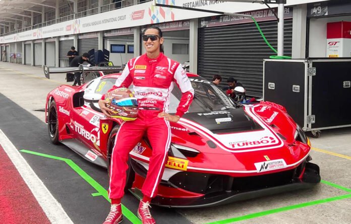 Sean Gelael jalani sesi latihan GT World Challenge Asia di Sirkuit Mandalika. Foto: MGPA