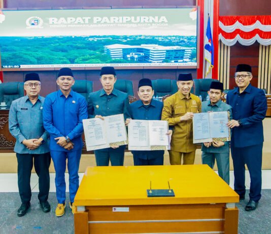 Rapat Paripurna DPRD, Pemkot Bogor Ubah Struktur OPD dan Siapkan Arah Baru Layanan Publik Rapat Paripurna DPRD Kota Bogor bahas perubahan struktur perangkat daerah. Foto: Pemkot Bogor