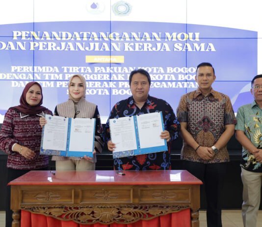 PKK dan Tirta Pakuan Turun Bareng Sensus Pelanggan Air Didorong Lebih Akurat Penandatanganan kerja sama PKK dan Tirta Pakuan di Balai Kota Bogor. Foto: Pemkot Bogor