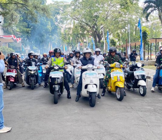 Semarak HUT ke-27 Depok, Wali Kota Riding Bareng Ratusan Komunitas Motor Wali Kota Depok Supian Suri bersama Kapolres Metro Depok dan Dandim 0508/Depok memimpin riding komunitas motor dalam rangka HUT ke-27 Kota Depok, Jumat (1/5/2026). Foto: Harnas.id