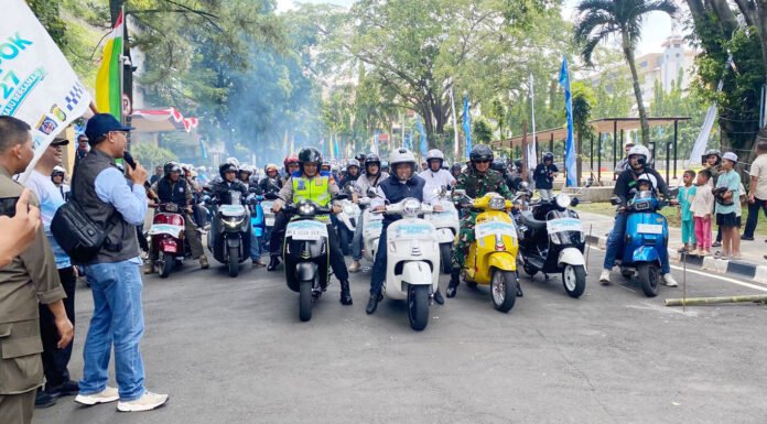 Semarak HUT ke-27 Depok, Wali Kota Riding Bareng Ratusan Komunitas Motor Wali Kota Depok Supian Suri bersama Kapolres Metro Depok dan Dandim 0508/Depok memimpin riding komunitas motor dalam rangka HUT ke-27 Kota Depok, Jumat (1/5/2026). Foto: Harnas.id