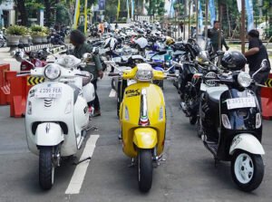 Deretan motor komunitas turut meramaikan riding HUT ke-27 Kota Depok. Foto: Harnas.id