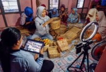 BRI Gas Pol UMKM di 2026, Kredit Tumbuh Dua Digit, KUR Tetap Jadi Andalan Aktivitas layanan BRI dalam mendukung pembiayaan UMKM. Foto: Humas BRI