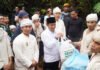 BAZNAS–Kemendukbangga Turun ke Baduy, Stunting Jadi Fokus di Pedalaman Lebak Menteri Kependudukan dan Pembangunan Keluarga/Kepala BKKBN Wihaji saat menyerahkan bantuan program cegah stunting kepada masyarakat Baduy di Lebak Banten. Foto: Baznas