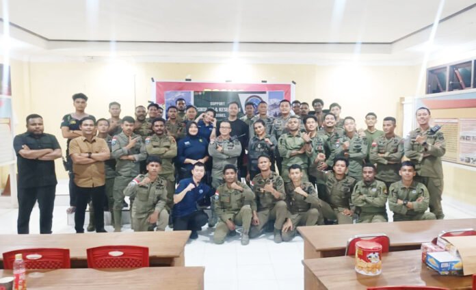 Tim kesehatan dan psikologi Ops Damai Cartenz memberikan pendampingan kepada personel di Polres Yahukimo. Foto: Satgas Cartenz