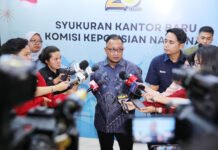 Kompolnas Pindah Kantor, Momentum 20 Tahun Jadi Sinyal Serius Benahi Layanan Aduan Mohammad Choirul Anam saat memberikan keterangan pers di Gedung Graha Sentana, Jakarta Selatan. Foto: Harnas.id