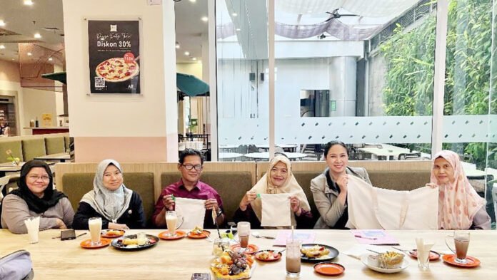 Produk hasil olahan linen bekas hotel karya komunitas disabilitas KADITA di Bogor. Foto: Marcomm Ibis Style Pajajaran