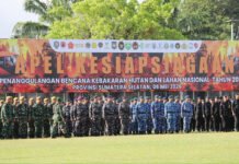 Karhutla Mulai Diantisipasi, BNPB Turunkan Heli dan Reaktivasi Desk di Sumsel Menko Polkam Djamari Chaniago dan Kepala BNPB Suharyanto saat Apel Kesiapsiagaan Karhutla di Palembang. Foto: Istimewa