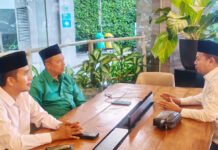 UPZ UIN Batusangkar Tembus Rp1 Miliar, BAZNAS RI Sebut Layak Jadi Contoh Nasional Ketua UPZ UIN Mahmud Yunus Batusangkar Dr. Arif Zunzul Maizal saat menjelaskan pengelolaan dana zakat kampus di Sumatra Barat. Foto: Harnas.id