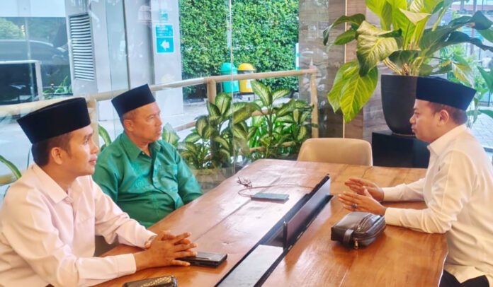 Ketua UPZ UIN Mahmud Yunus Batusangkar Dr. Arif Zunzul Maizal saat menjelaskan pengelolaan dana zakat kampus di Sumatra Barat. Foto: Harnas.id