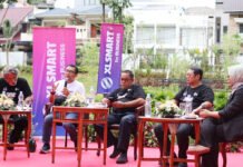 XLSMART Bidik Daerah Lewat Smart City, Jakarta Jadi Etalase Teknologi Kota Digital Fotografer Professional, Darwis Triadi; Chief Enterprise & SME Officer XLSMART, Feby Sallyanto; Wakil Gubernur DKI Jakarta, Rano Karno; dan Kepala Dinas Komunikasi, Informatika, dan Statistik DKI Jakarta, Budi Awaluddin; dalam sesi peluncuran Kompetisi Foto dan Video 'Color of Jakarta 2026', di Jakarta Selatan, Jumat (17/4).
