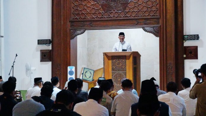 Mendiktisaintek berbicara tentang hal paling mendasar: menjaga hubungan manusia dengan Tuhan di tengah dunia yang semakin bising. Foto: Humas ITS