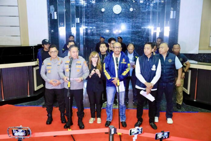 Karopenmas Divhumas Polri menyampaikan komitmen pemberantasan judi online dan kejahatan siber internasional. Foto: Polri