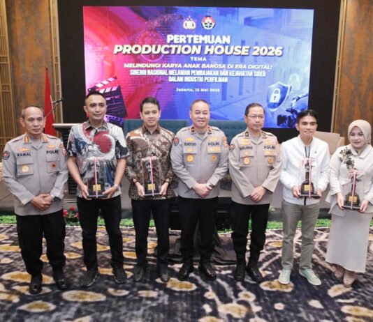 Film Lokal Masih Dibajak, Polri Mulai Sorot Bahaya Ruang Digital yang Bocor Pertemuan Divhumas Polri bersama pelaku industri perfilman terkait pembajakan digital dan keamanan siber. Foto: Polri