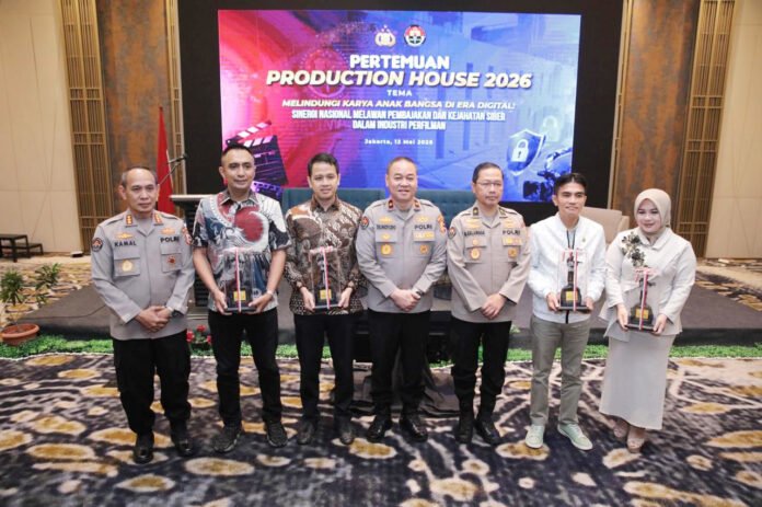 Pertemuan Divhumas Polri bersama pelaku industri perfilman terkait pembajakan digital dan keamanan siber. Foto: Polri