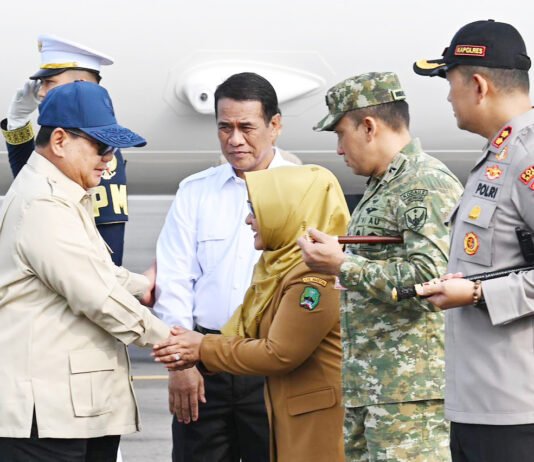 Prabowo Resmikan Museum Marsinah di Nganjuk, Kisah Buruh Kini Masuk Ruang Sejarah Presiden Prabowo Subianto meresmikan Museum Marsinah dan Rumah Singgah di Kabupaten Nganjuk, Jawa Timur, Sabtu (16/5/2026). Foto: Harnas.id