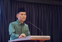 Jelang Arafah, Prof Niam Ingatkan Jamaah Haji Tak Memforsir Diri di Tanah Suci Musyrif Diny Kemenhaj RI Prof Asrorun Niam Sholeh menyampaikan pesan keagamaan kepada jamaah haji Indonesia di Makkah Al-Mukarramah. Foto: Harnas.id