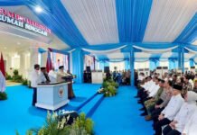 Didampingi Panglima TNI, Prabowo Resmikan Museum Marsinah di Nganjuk Prabowo Subianto didampingi Agus Subiyanto saat meresmikan Museum Ibu Marsinah dan Rumah Singgah di Nganjuk, Jawa Timur. Foto: Istimewa