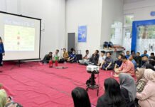 BRI Harapan Indah Bekasi Libatkan Damkar, Simulasi Kebakaran Jadi Alarm Kesiapsiagaan Kantor Pekerja BRI Cabang Bekasi Harapan Indah mengikuti sosialisasi penanggulangan kebakaran bersama Damkar Bekasi Harapan Indah. Foto: Humas BRI