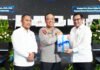 BNPT dan Densus 88 Soroti Ancaman Digital, Perlindungan Anak Jadi Fokus Bersama Penyerahan cendera mata dalam kegiatan bedah buku bertema perlindungan generasi muda di era digital yang digelar BNPT dan Densus 88 di Jakarta. Foto: Polri